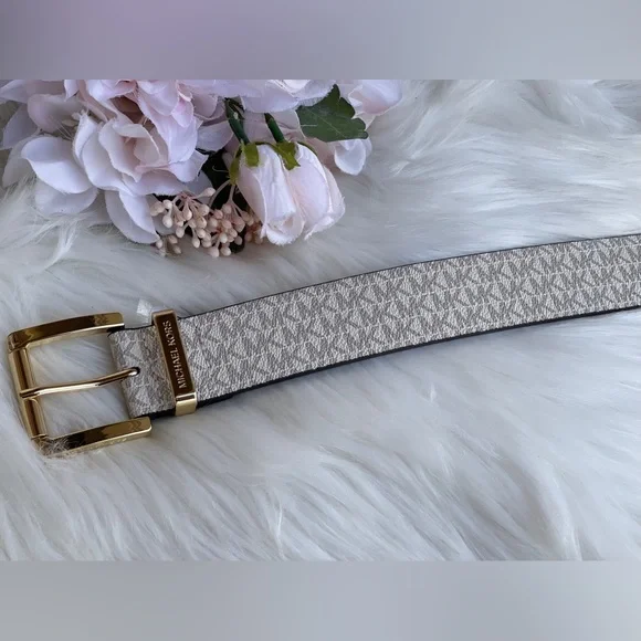 Michael Kors Women's Vanilla Faux Leather Belt - Picture 16 of 16